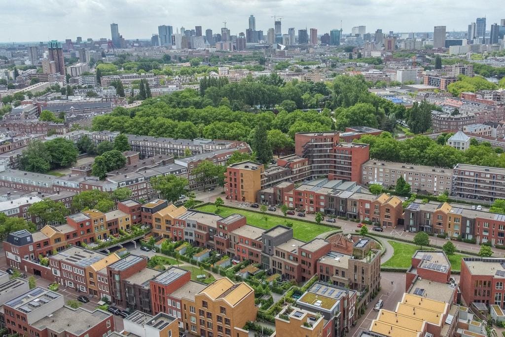 Luxe 6-kamer hoekwoning met 2 terrassen en 2 parkeerplaatsen — 48