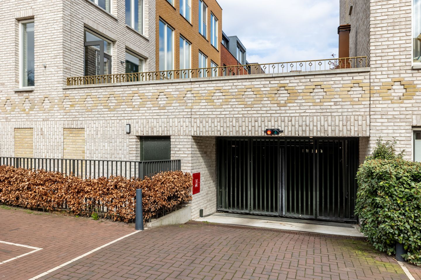 Luxe 6-kamer hoekwoning met 2 terrassen en 2 parkeerplaatsen — 39