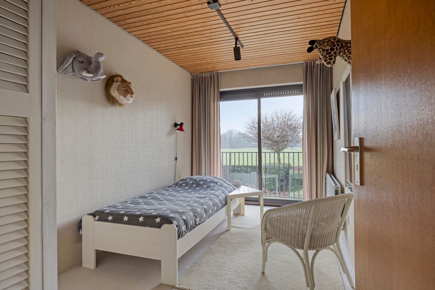 Photo 35 of Eekwal 8