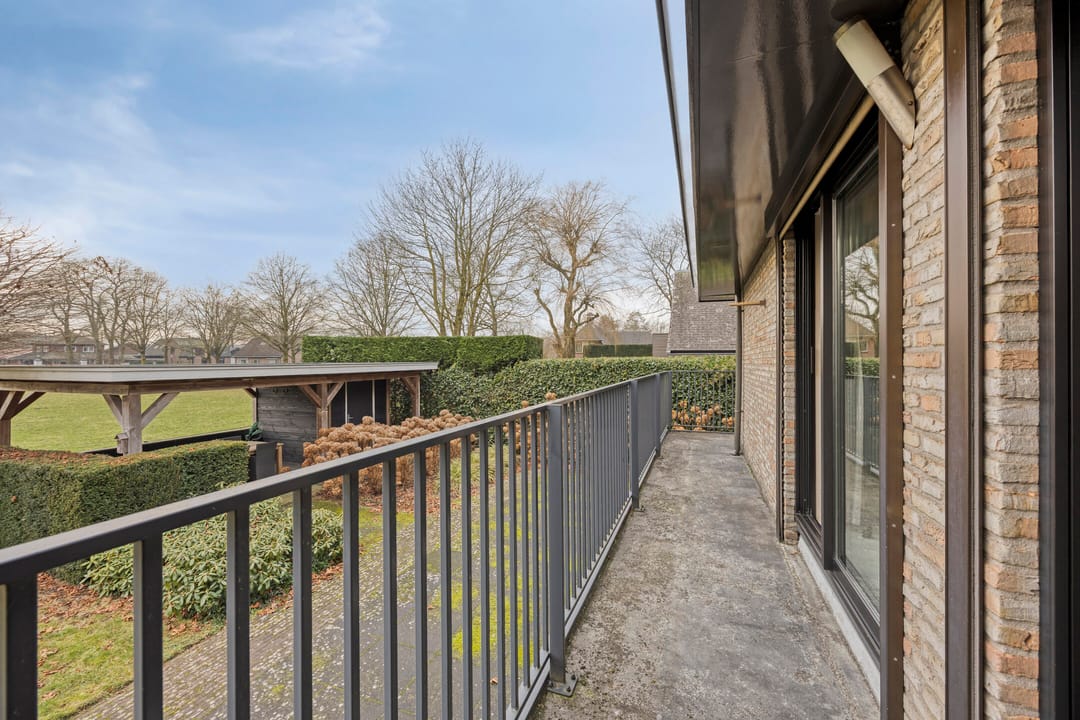 Photo 38 of Eekwal 8