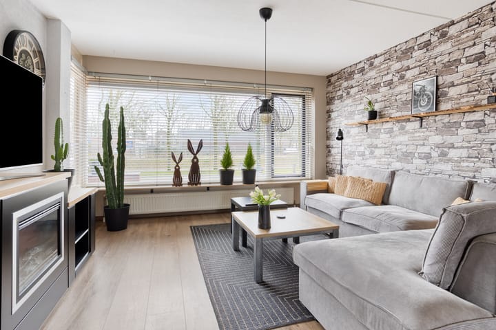 Photo 2 of Kantmos 42