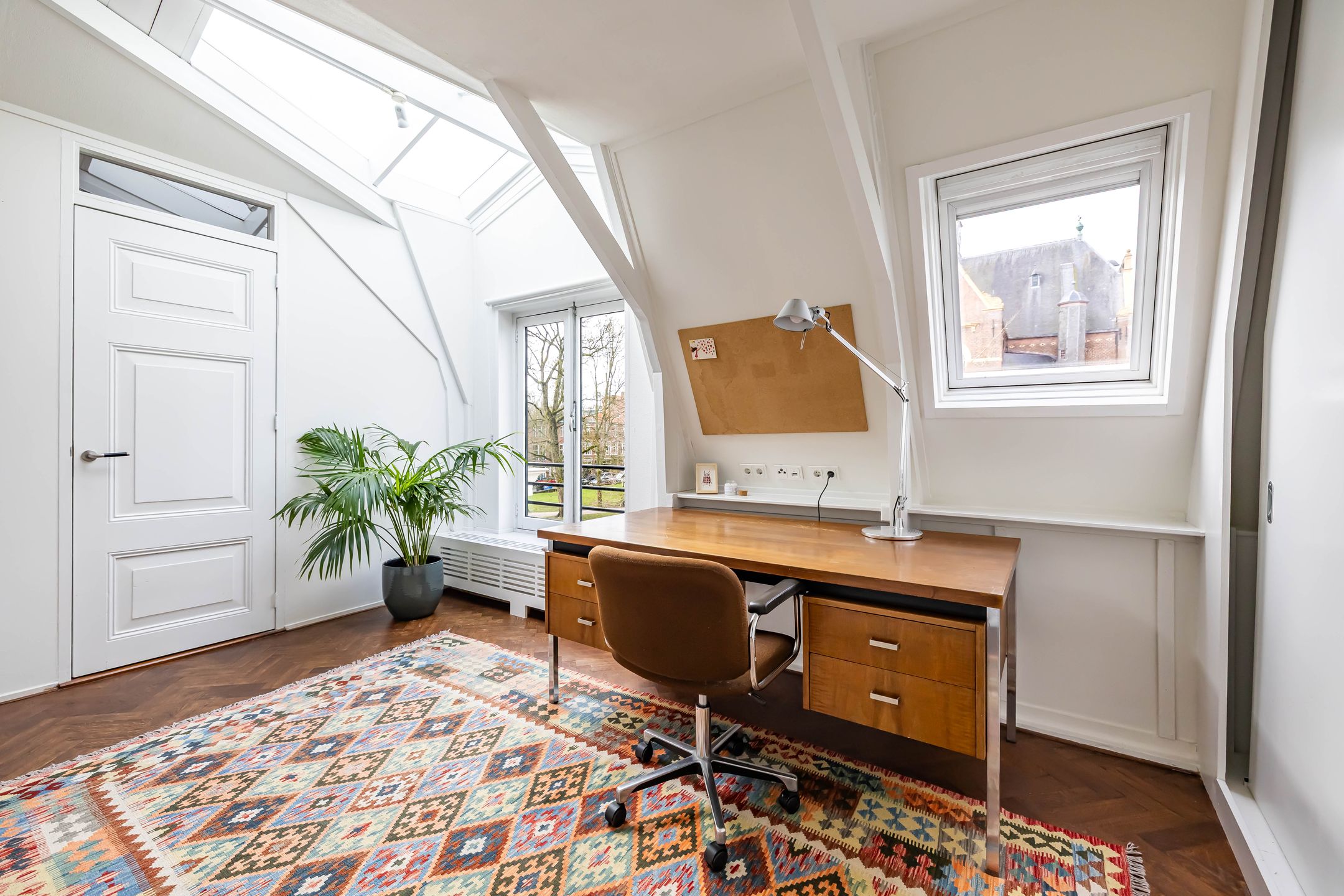 Photo 30 of Nieuwe Kerkhof 14-A