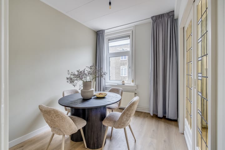 Photo 4 of Van der Meydestraat 27-A02