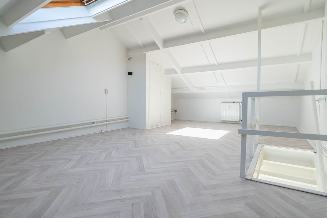 Photo 22 of de Casembrootstraat 7-E