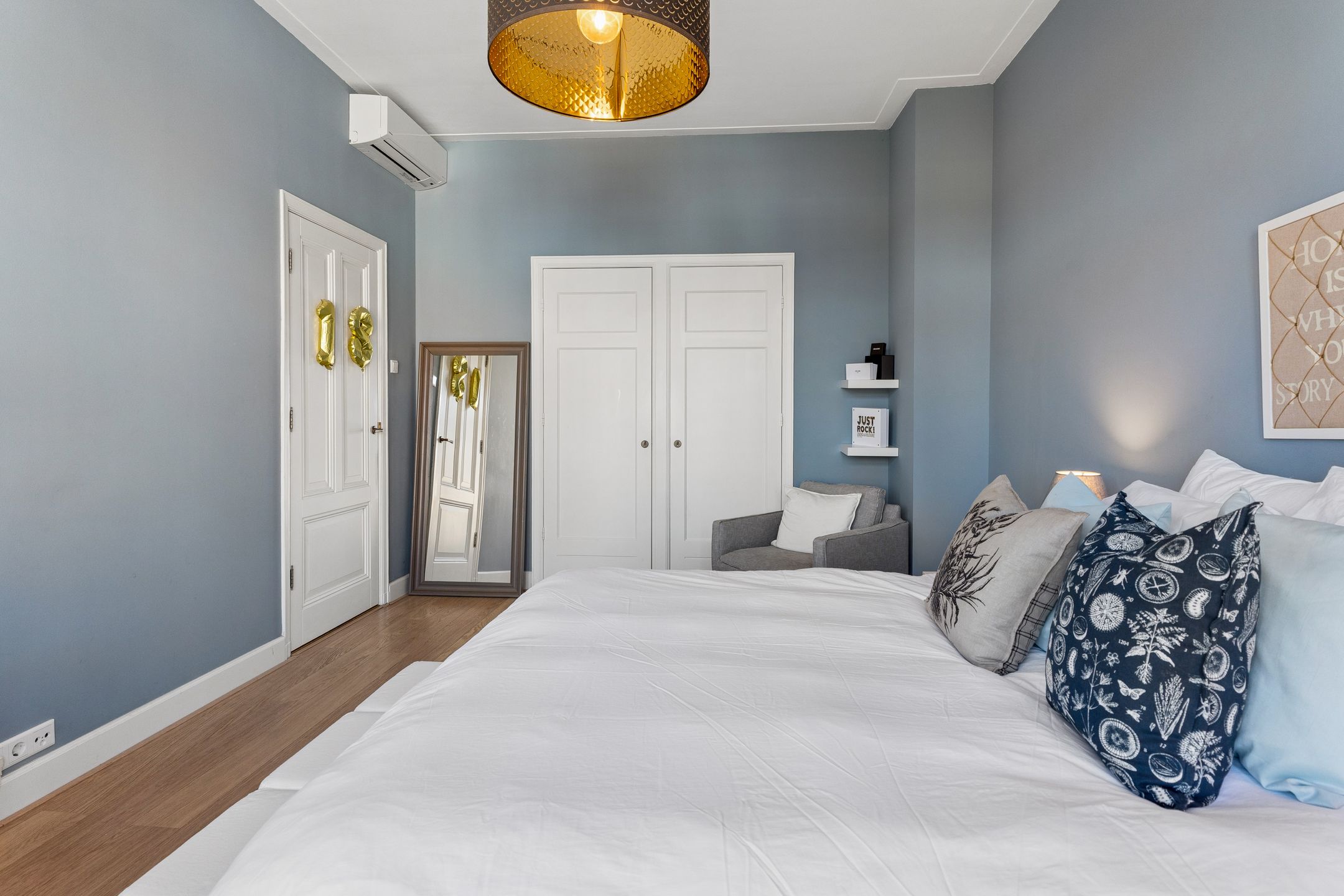 Photo 39 of Gerrit van der Veenstraat 98