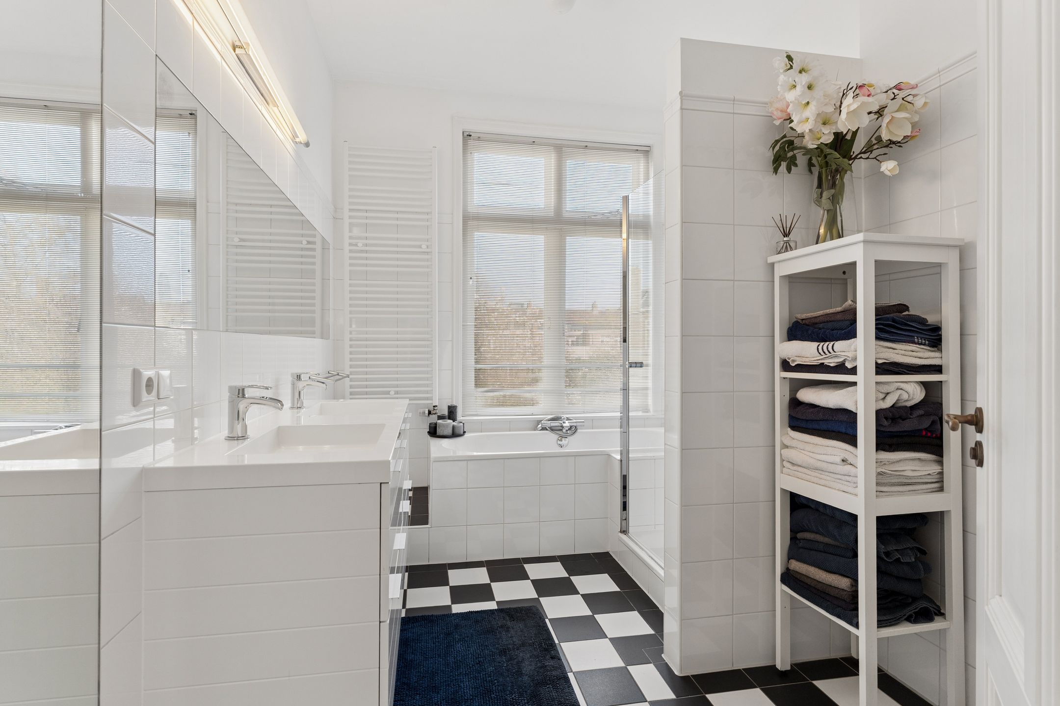 Photo 45 of Gerrit van der Veenstraat 98