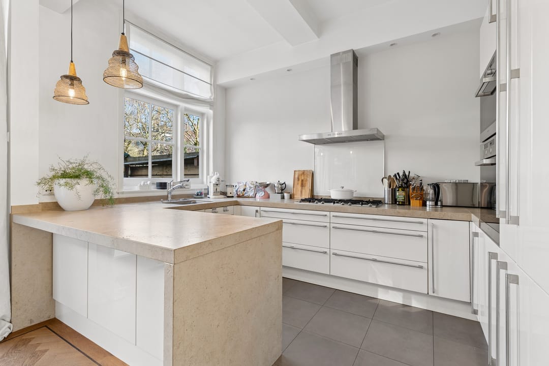 Photo 16 of Gerrit van der Veenstraat 98