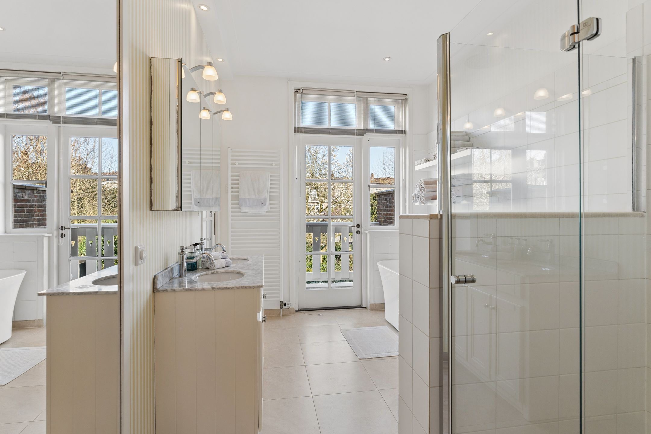 Photo 30 of Gerrit van der Veenstraat 98