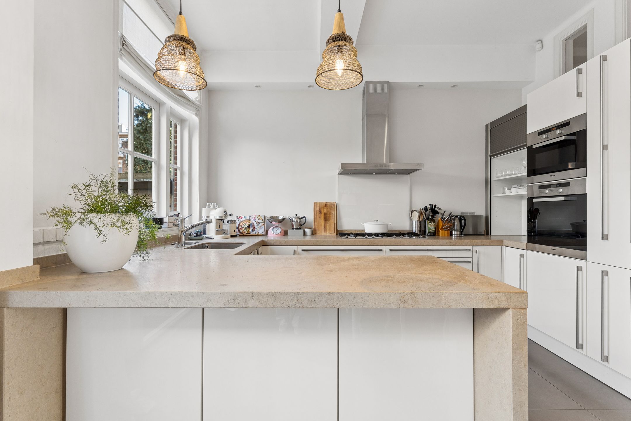 Photo 15 of Gerrit van der Veenstraat 98