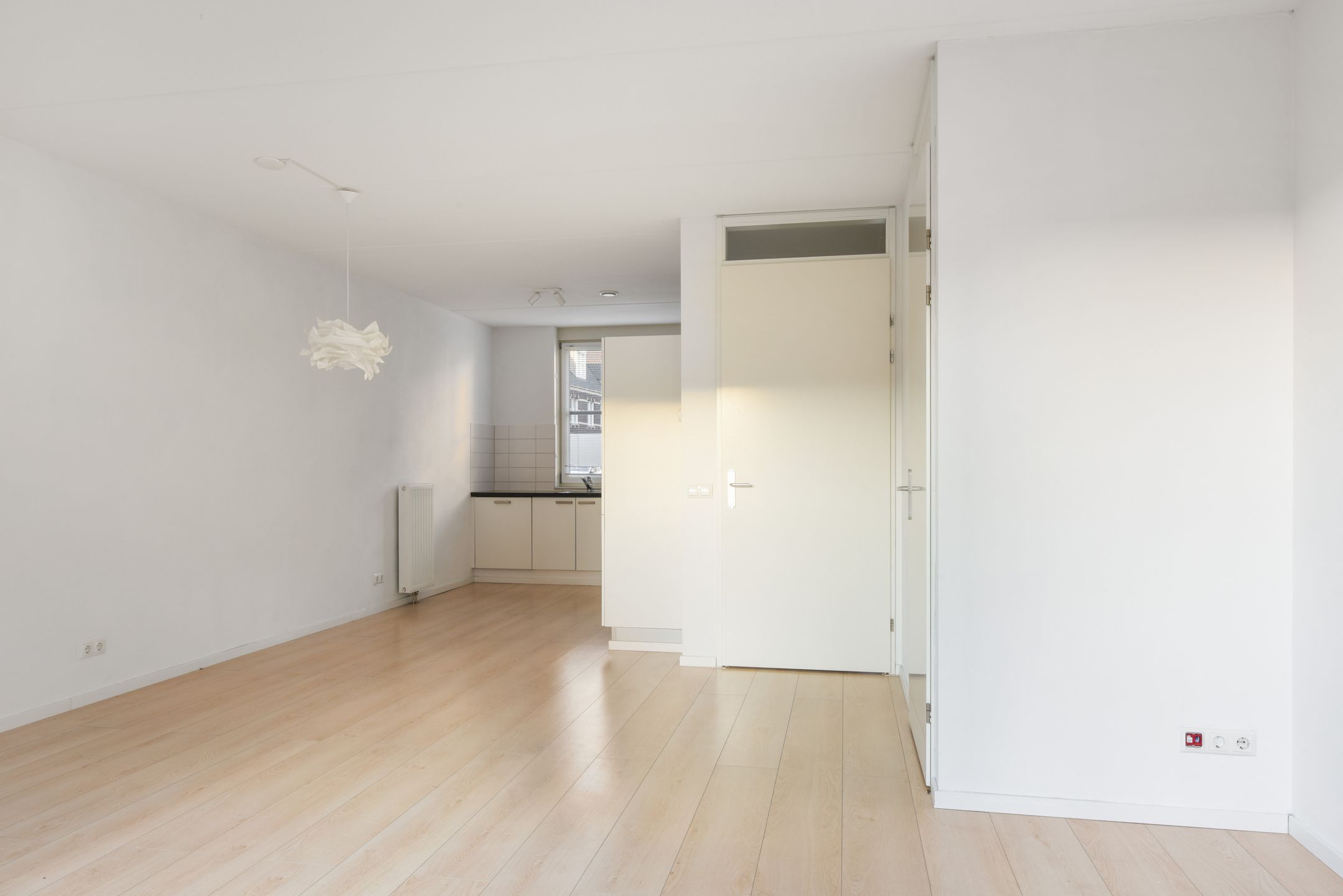 Photo 6 of Thoden van Velzenstraat 26