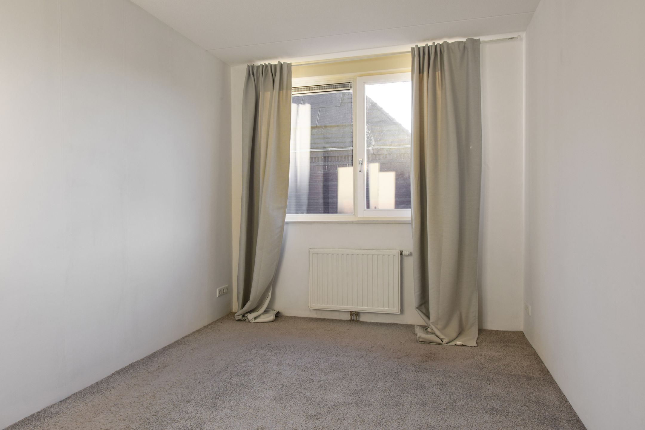 Photo 9 of Thoden van Velzenstraat 26