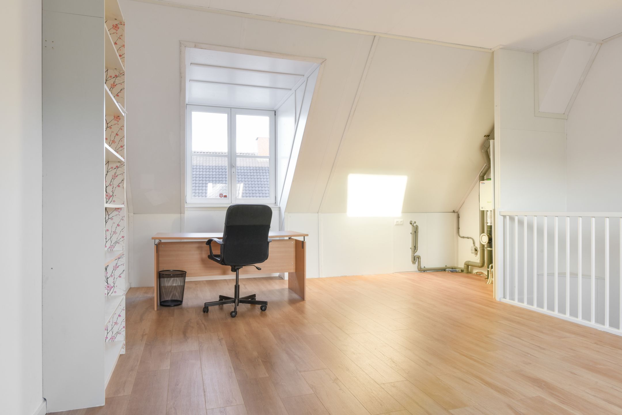 Photo 15 of Thoden van Velzenstraat 26