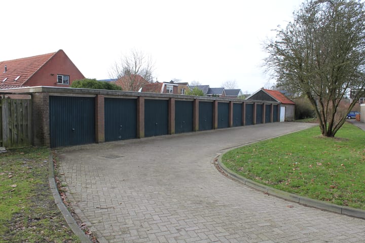 Photo 2 of Peter van Anrooystraat 23