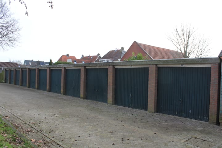 Photo 3 of Peter van Anrooystraat 23