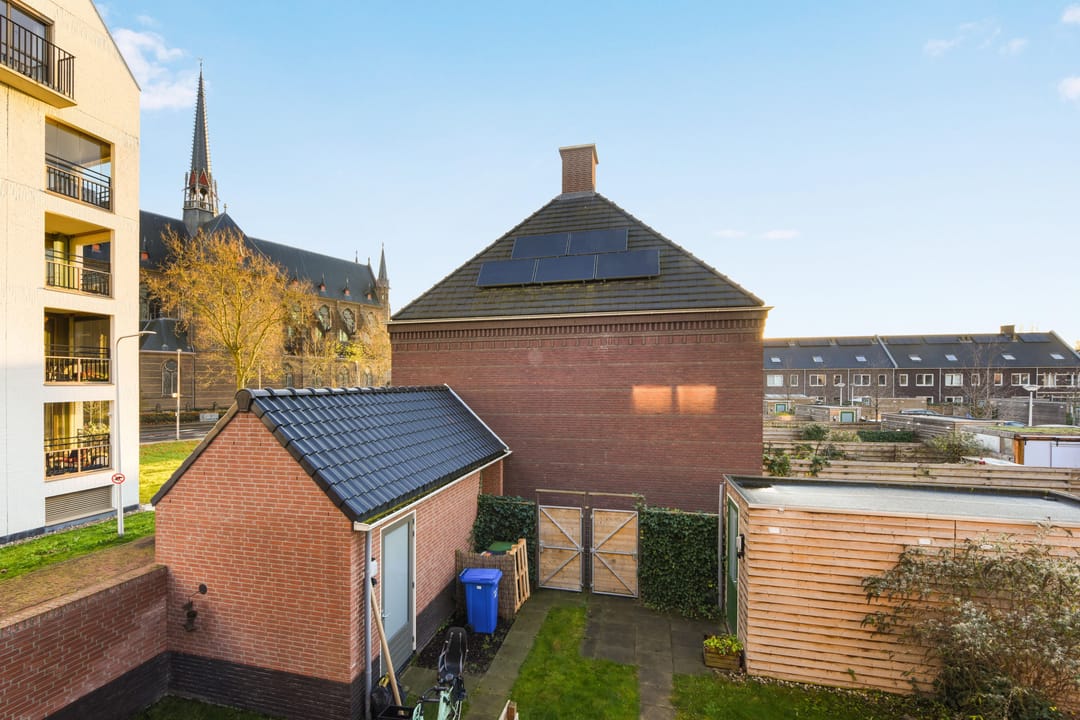 Photo 2 of Thoden van Velzenstraat 26