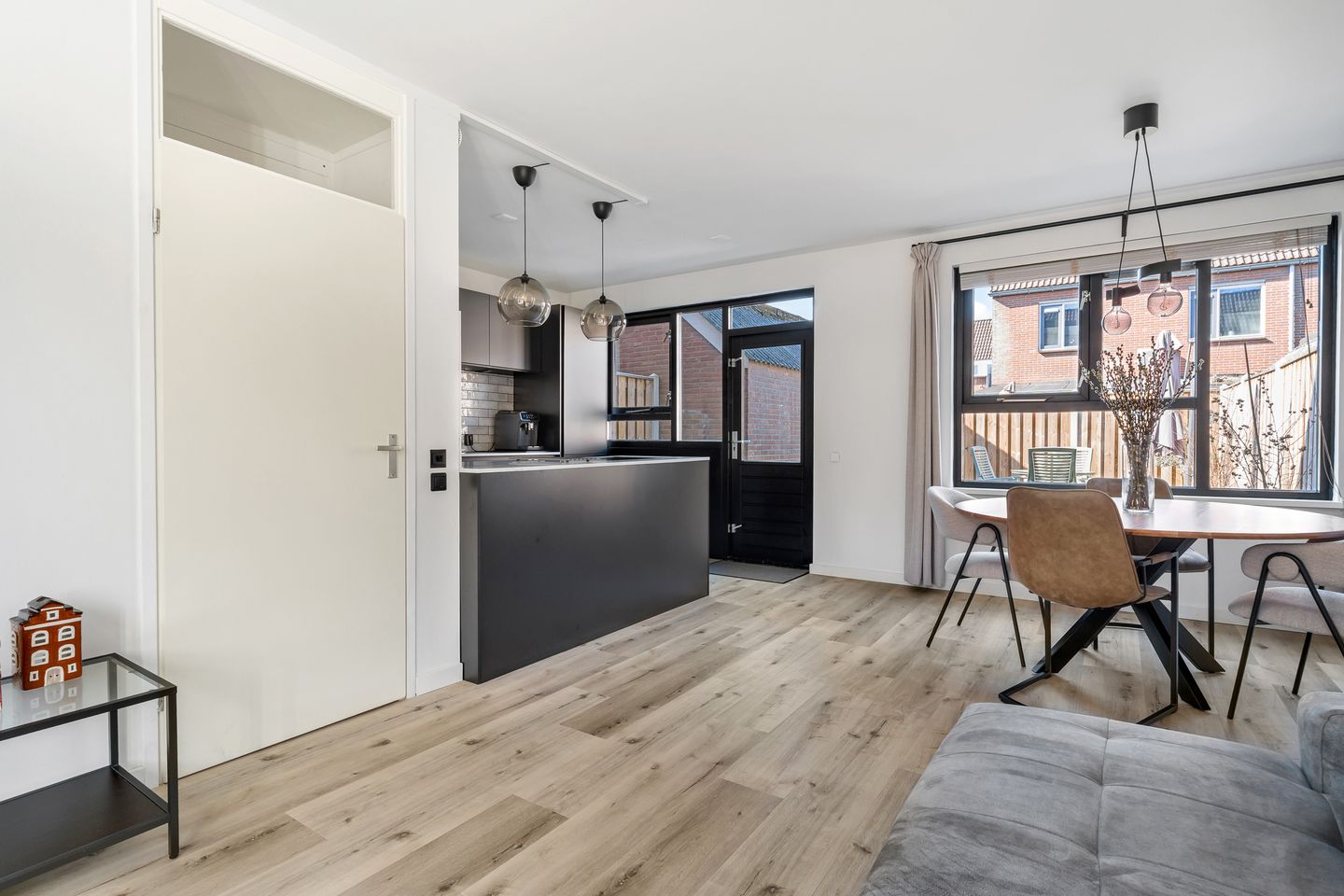 Foto 4 van Borneostraat 65