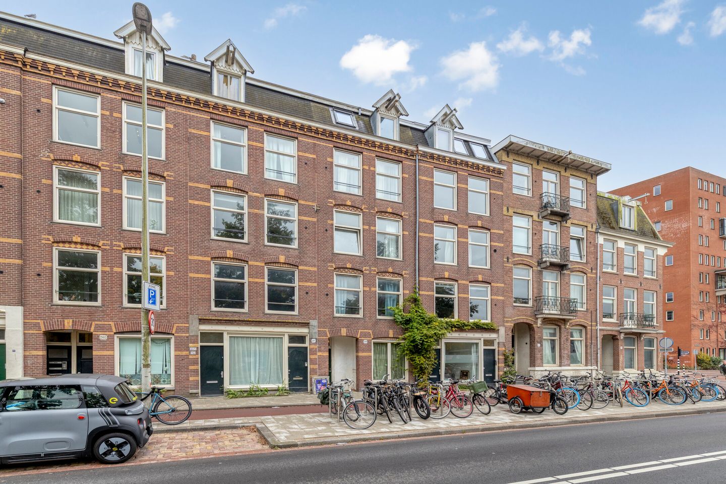 View photo 2 of Haarlemmerweg 209-H