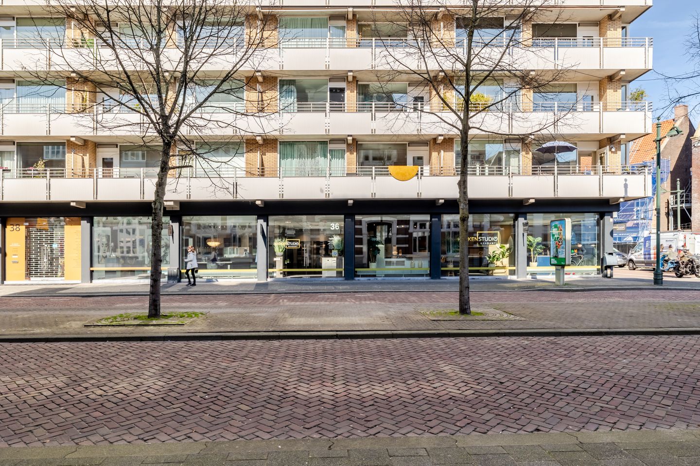 Bekijk foto 2 van van Coothplein 36