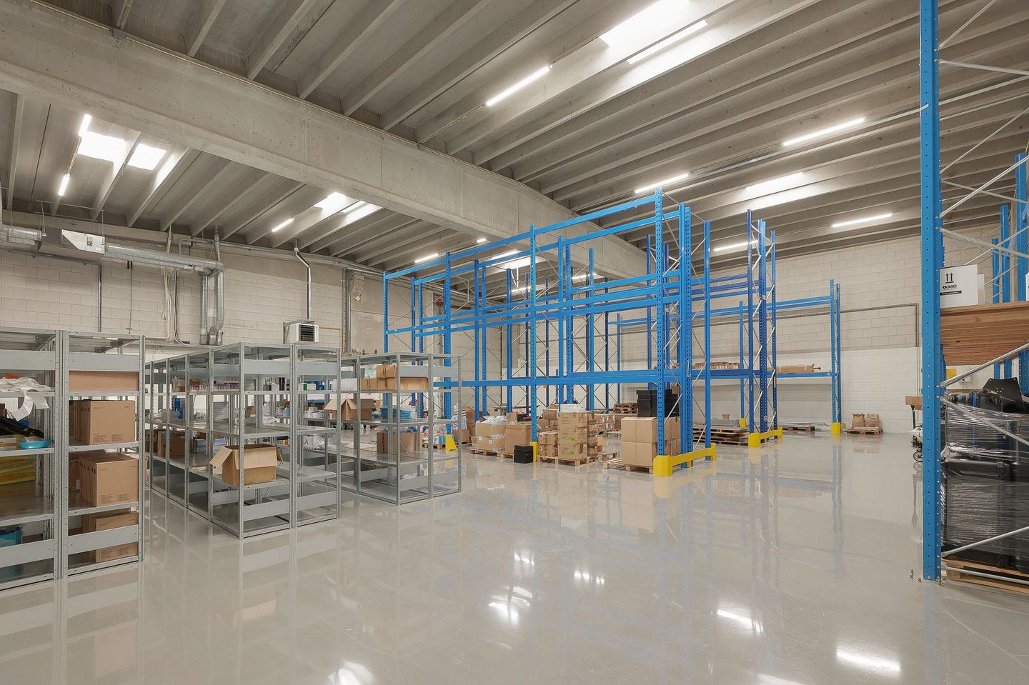 View photo 4 of Abberdaan 212