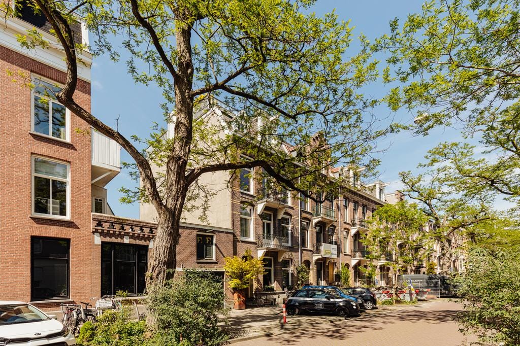 Renovated Apartment with Four Bedrooms and Sunny Garden in Statenkwartier — 64