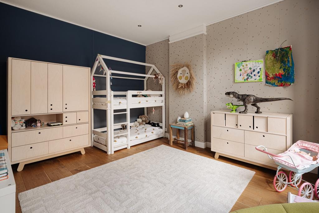 Renovated Apartment with Four Bedrooms and Sunny Garden in Statenkwartier — 92