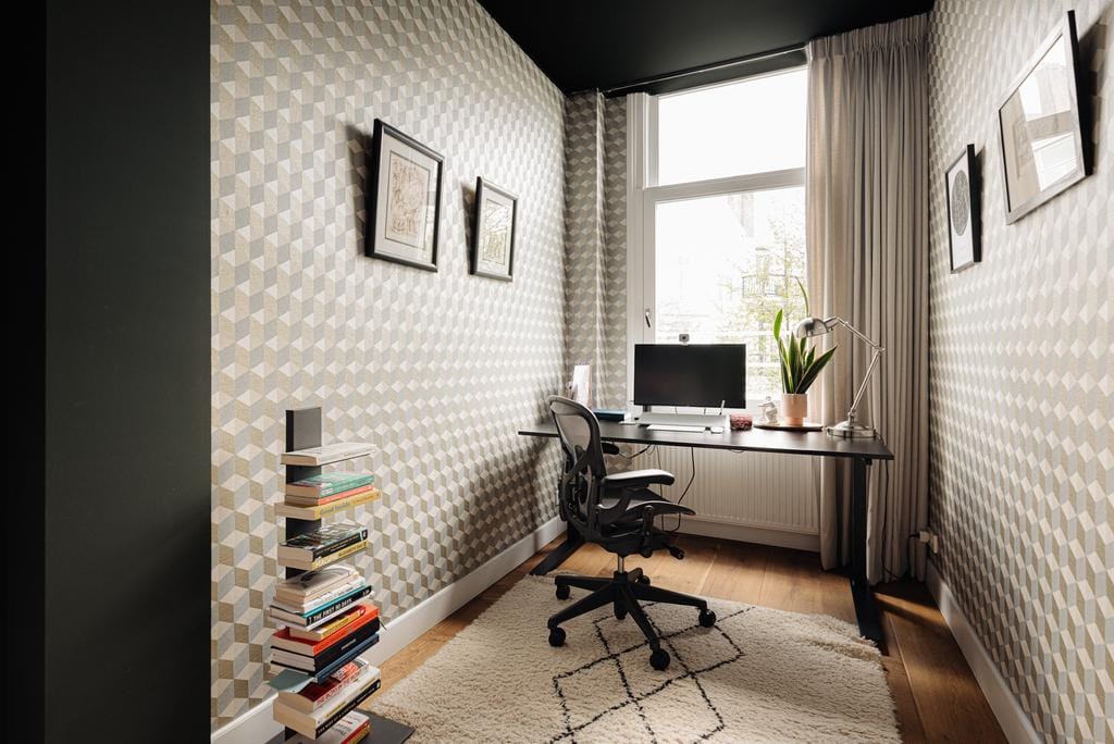 Renovated Apartment with Four Bedrooms and Sunny Garden in Statenkwartier — 96