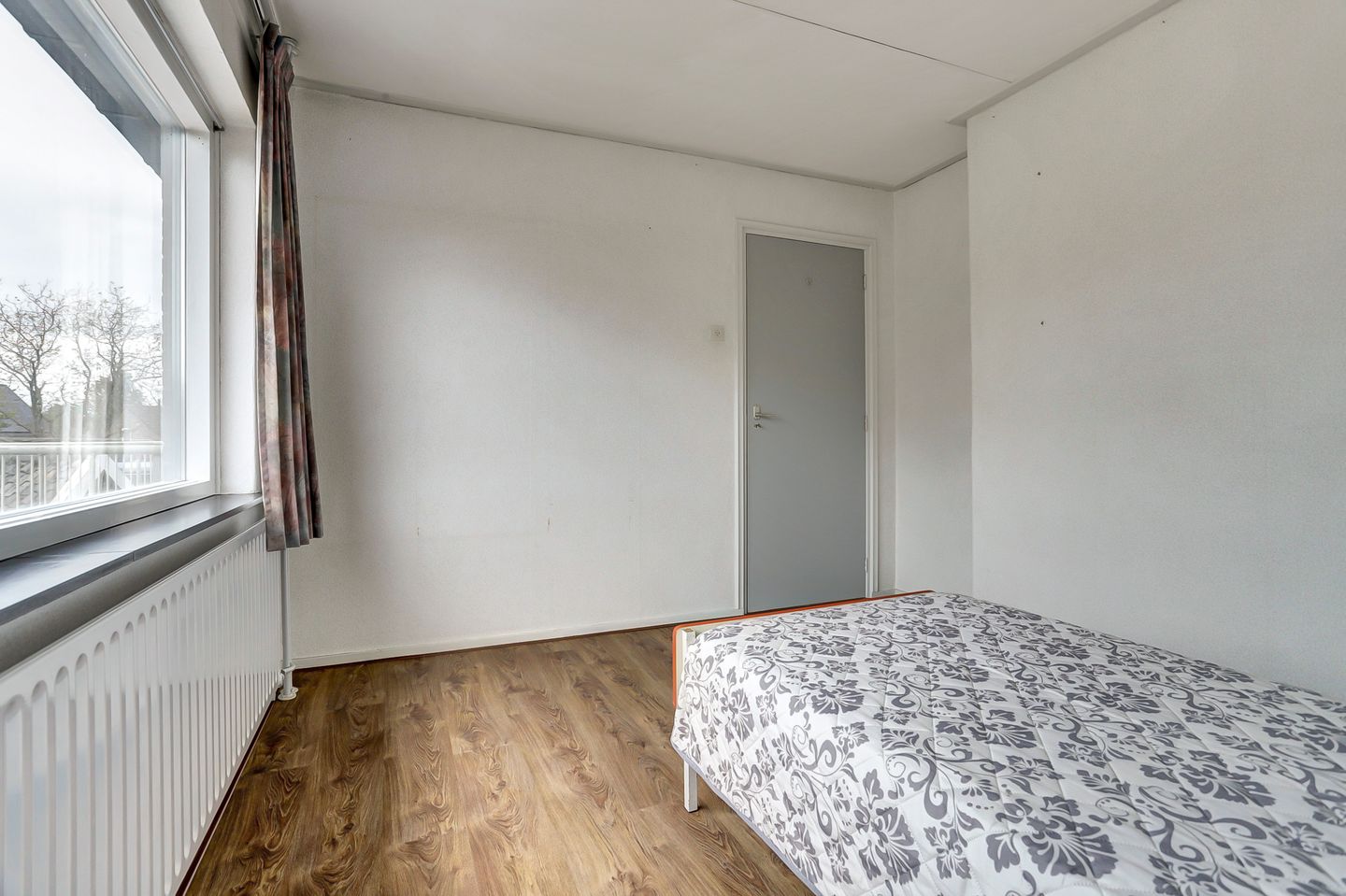 Spacious detached family home with large garden in Esbeek requiring modernization — 20