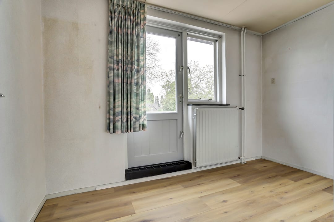 Spacious detached family home with large garden in Esbeek requiring modernization — 22
