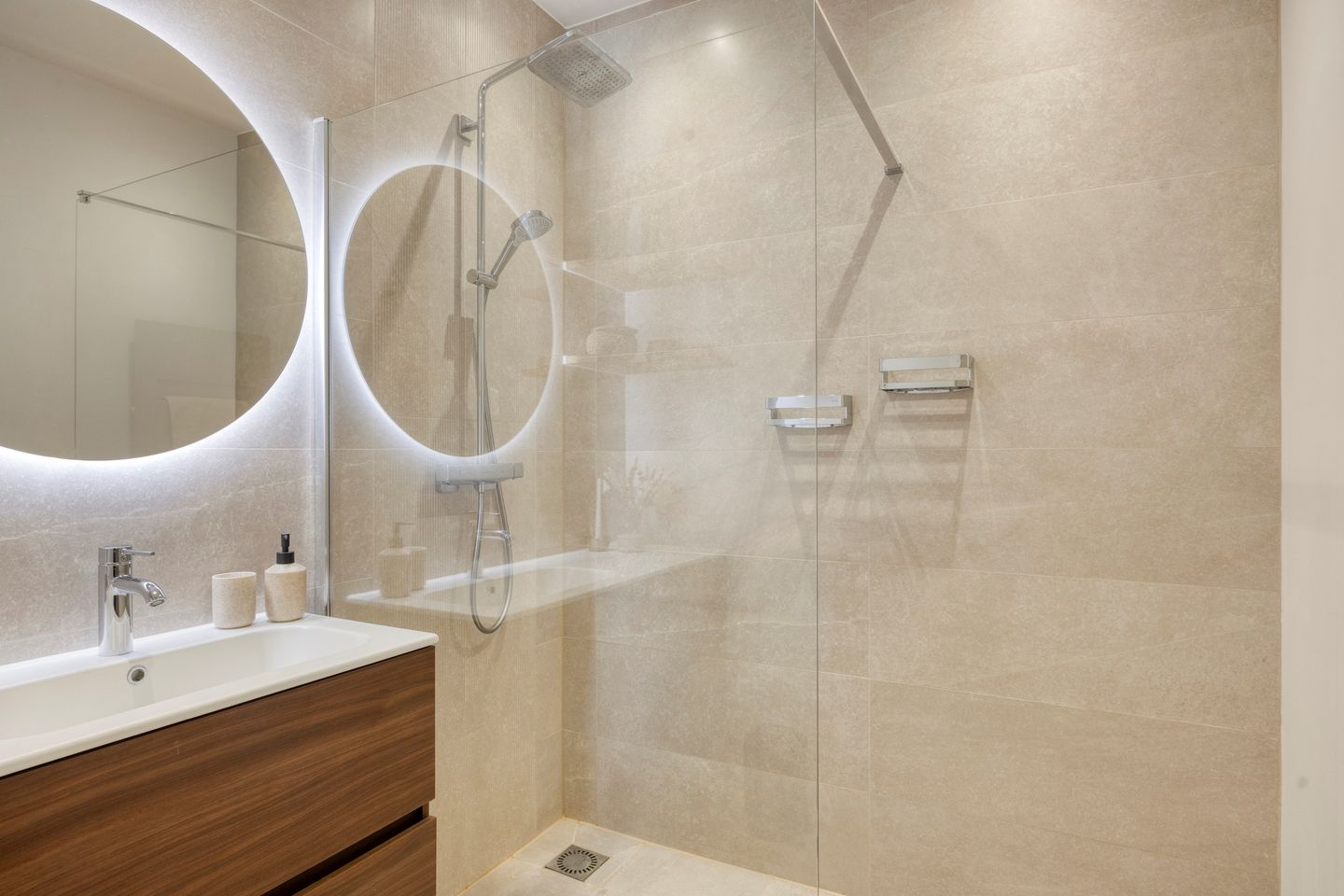 Foto 14 van Oostzeedijk 42-B