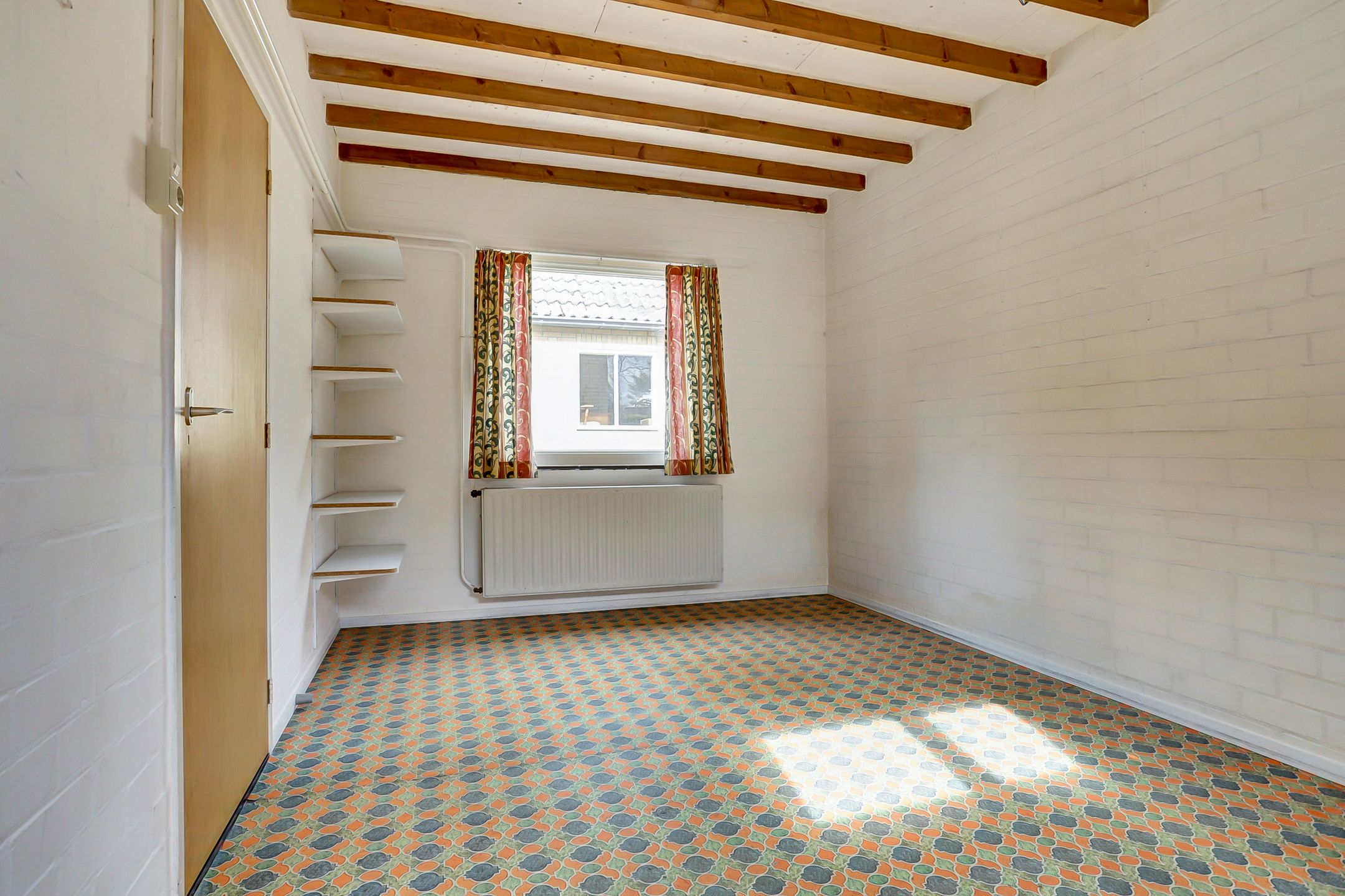 Spacious detached family home with large garden in Esbeek requiring modernization — 12