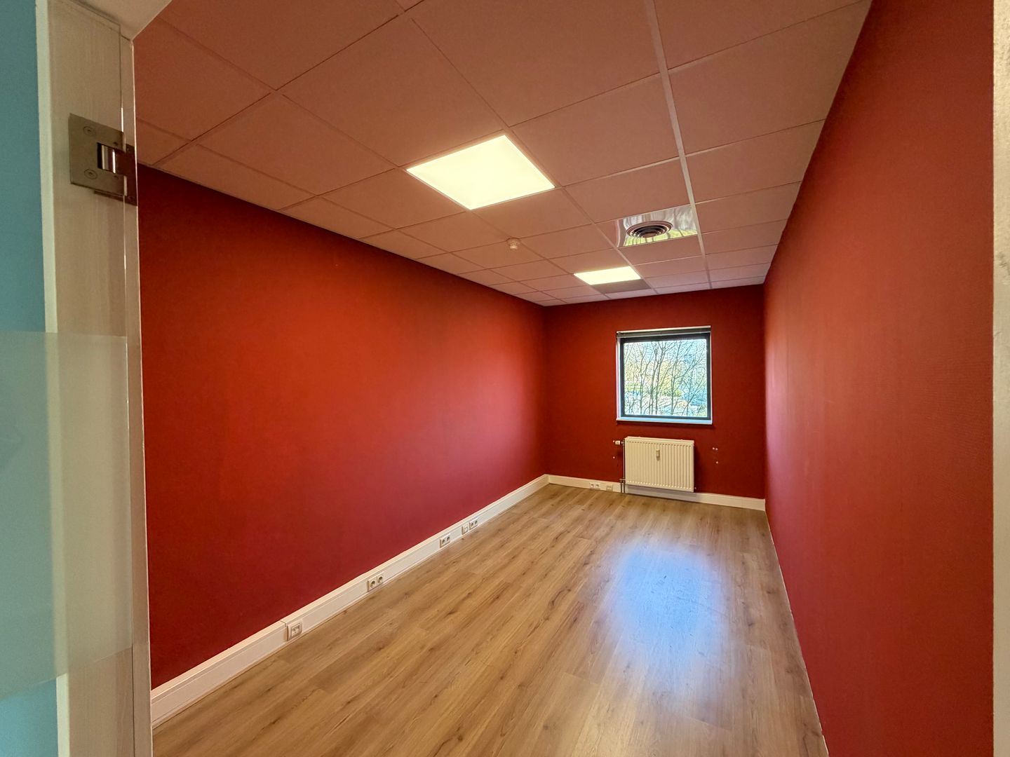 View photo 4 of Marketing 28