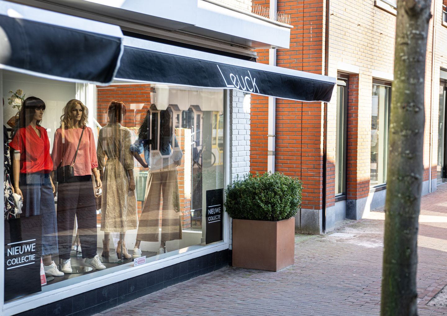 View photo 3 of Dorpsstraat 12