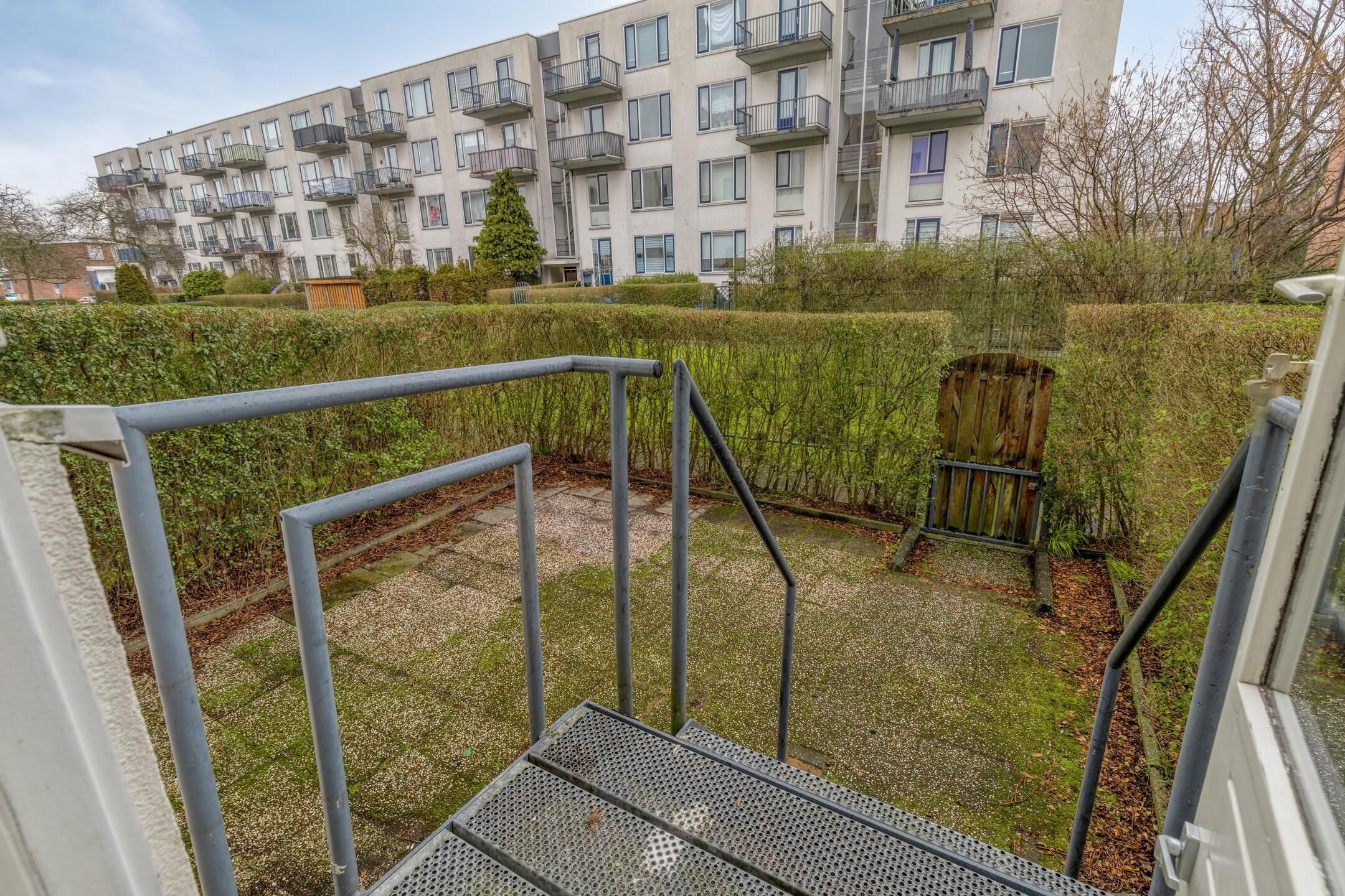 Spacious 4-room apartment with garden in Rotterdam Overschie — 23