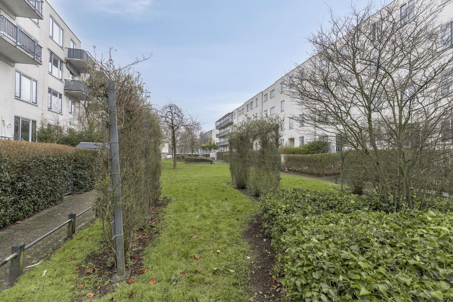 Spacious 4-room apartment with garden in Rotterdam Overschie — 28