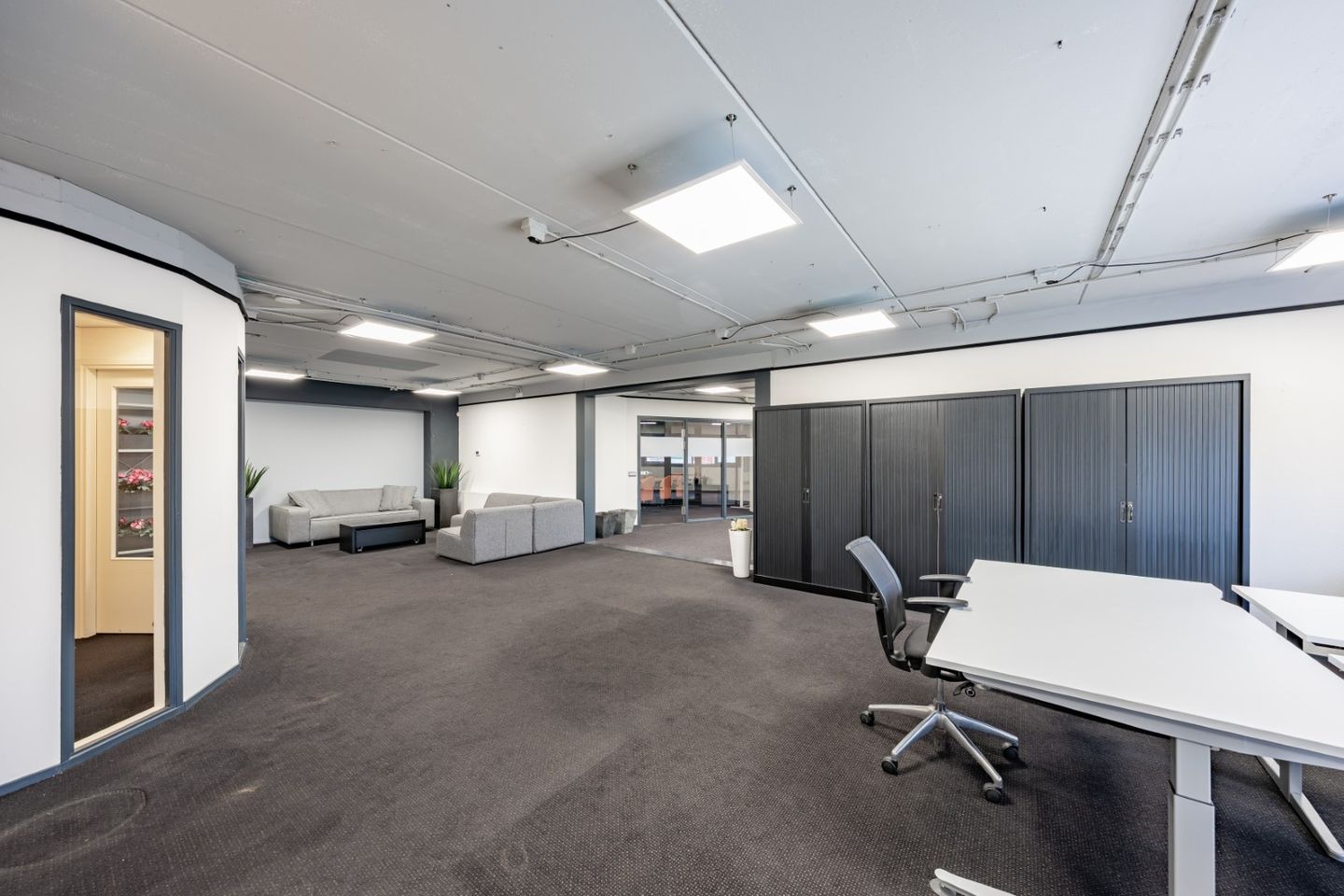 Bekijk foto 4 van Prof.van der Waalsstraat 3-H