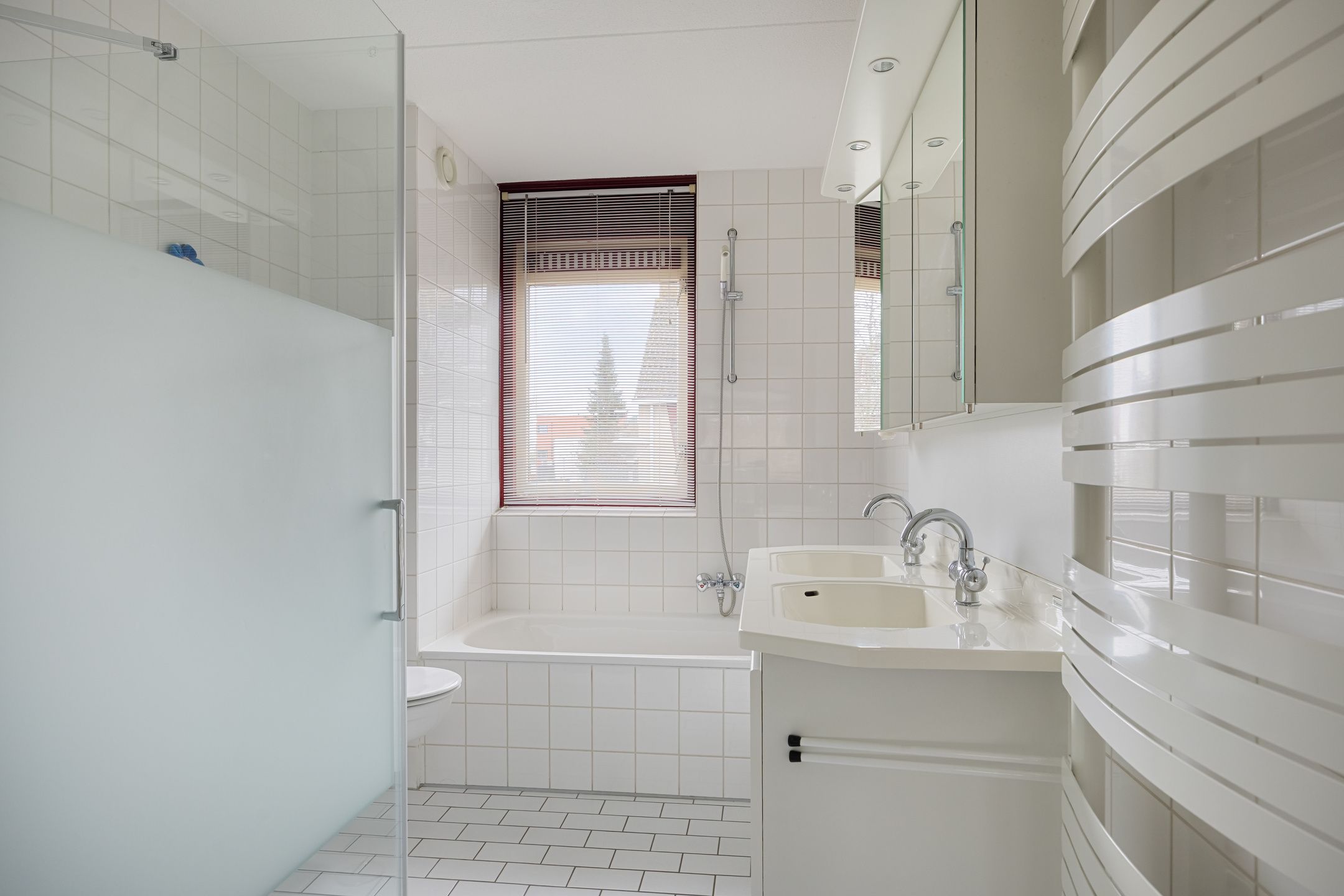 Spacious semi-detached house with five bedrooms and energy label A located in Kerk en Zanen — 32
