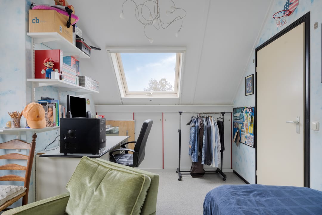 Spacious semi-detached house with five bedrooms and energy label A located in Kerk en Zanen — 45