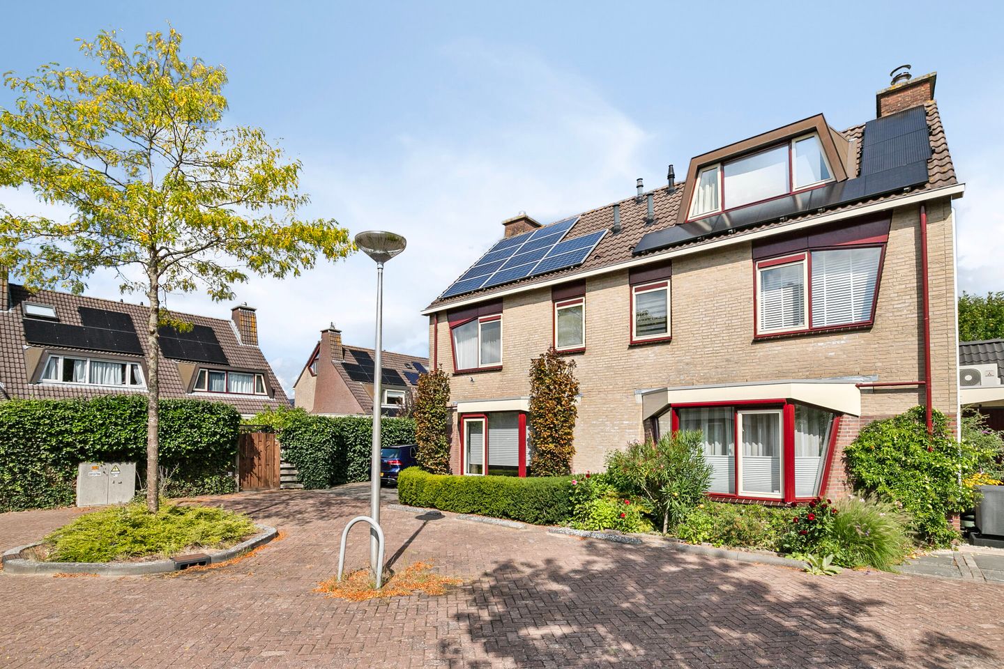 Spacious semi-detached house with five bedrooms and energy label A located in Kerk en Zanen — 58