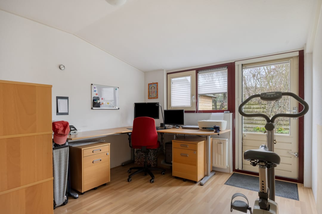 Spacious semi-detached house with five bedrooms and energy label A located in Kerk en Zanen — 25
