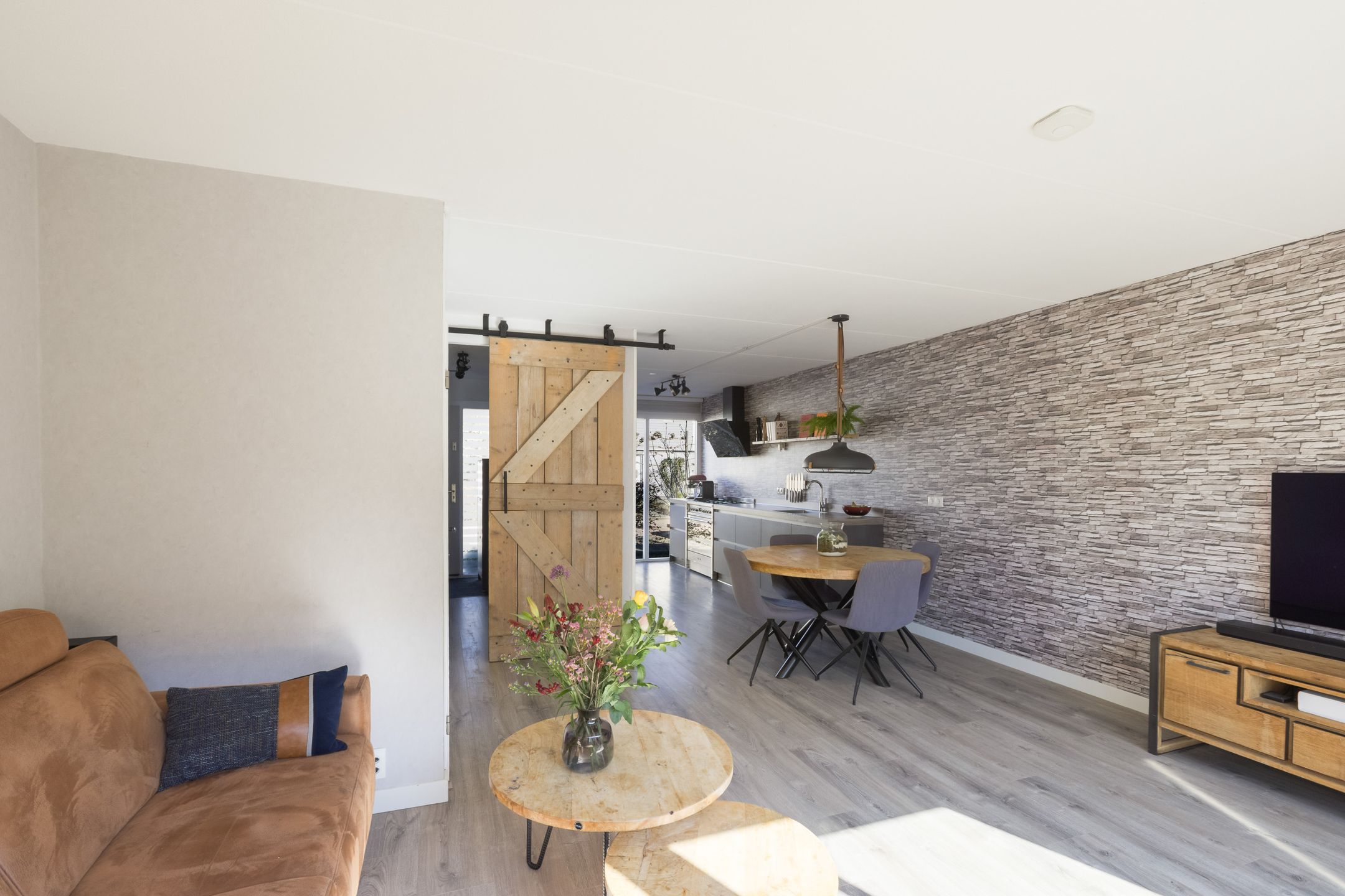 Photo 3 of Korenbloem 5