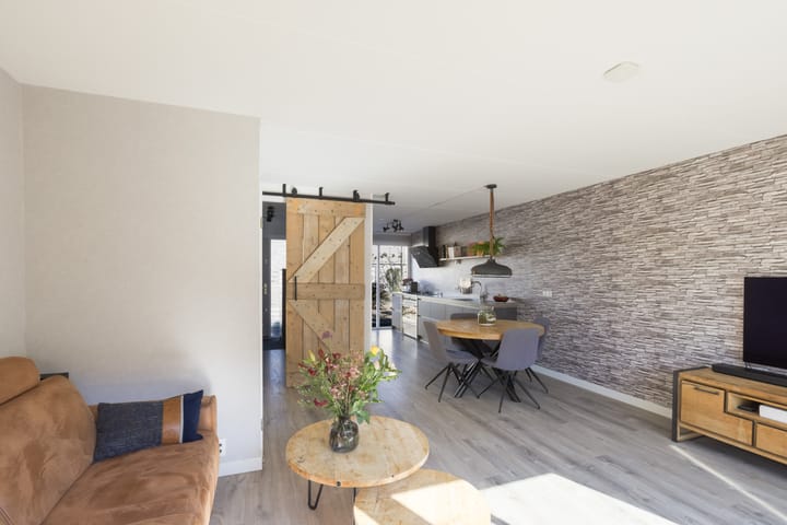 Photo 3 of Korenbloem 5