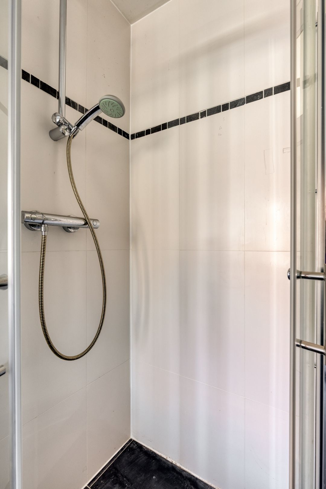 Photo 32 of Jacob van Oudenhovenstraat 54