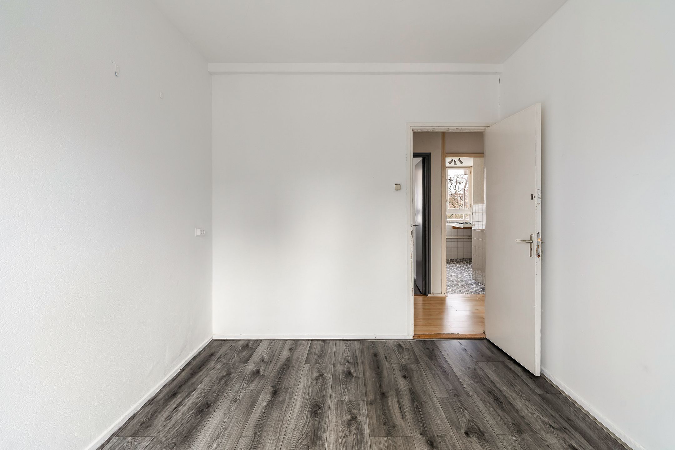 Spacious Apartment with Three Bedrooms in Kralingen West — 14