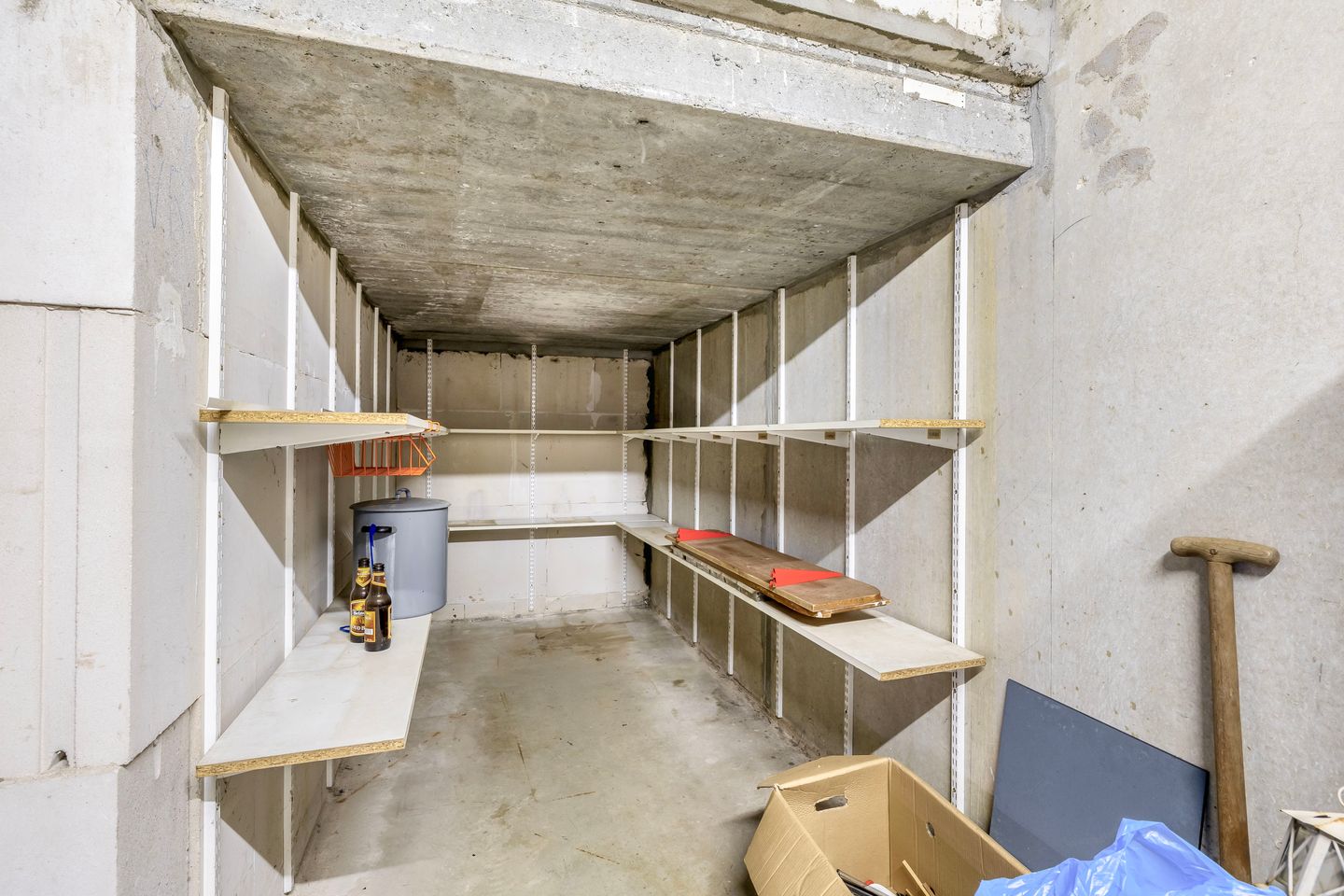 Photo 35 of Van Leeuwenhoekstraat 152