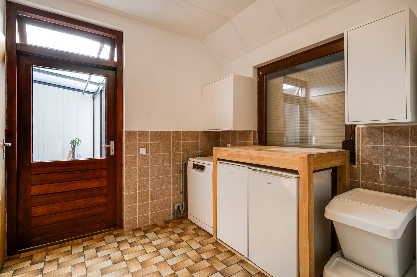Spacious semi-detached family home with garage and deep garden in Blerick — 19