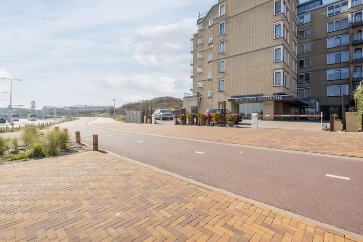 Photo 2 of Deltaplein 697