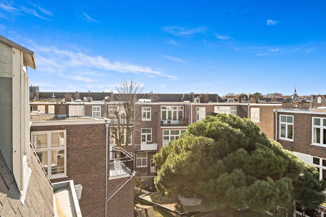 Photo 52 of Van Aerssenstraat 107