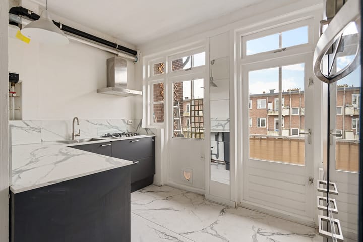 Photo 4 of Admiraal De Ruijterweg 507-3