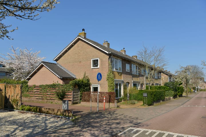 Photo 2 of Joost Banckertstraat 11