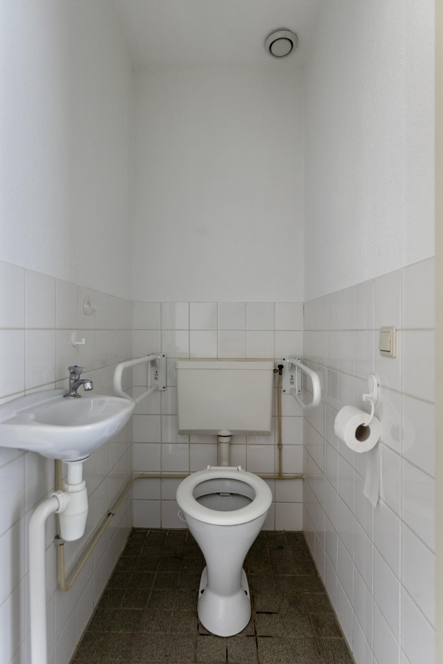 Spacious Apartment near Kralingse Bos with Balconon and Two Bedrooms — 15